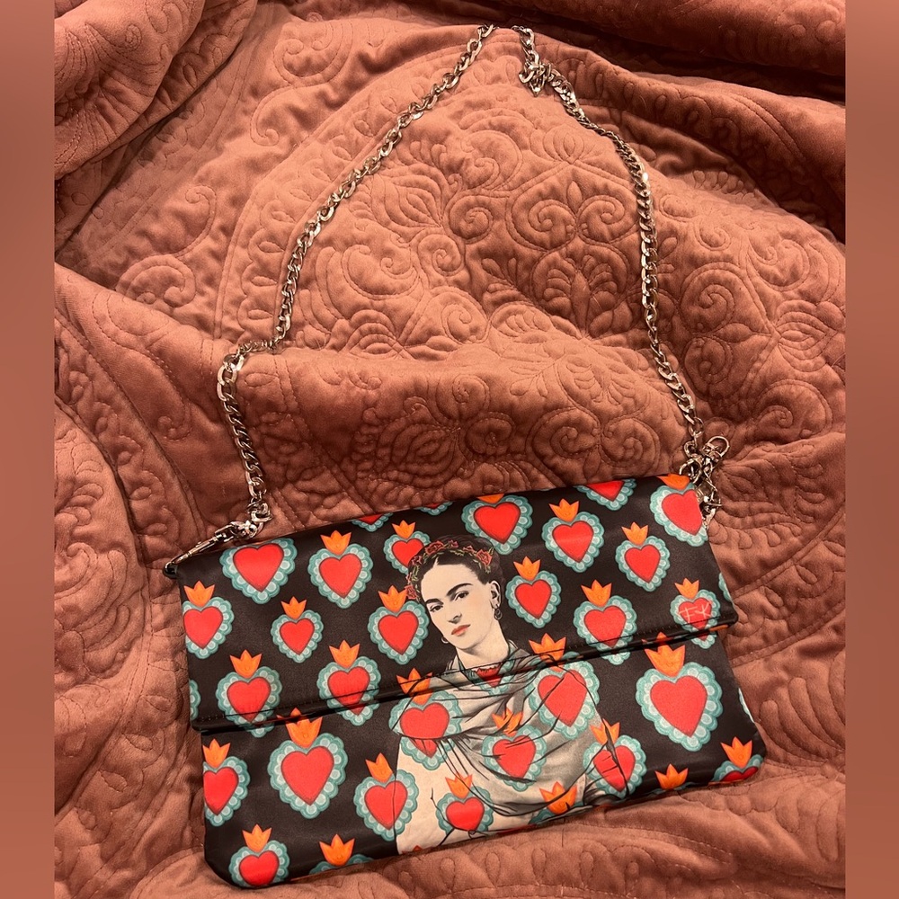 Artistic Frida Heart Print Crossbody Bag in Black and Red